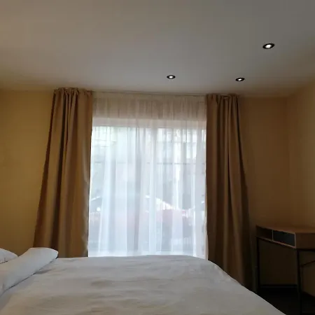 Apartament Cara 1 *